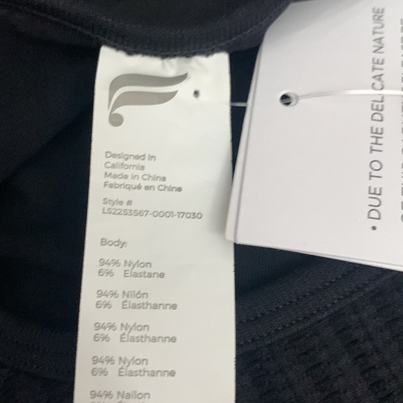 Fabletics Black Sync Seemless Long Sleeve Athletic Top- NWT - Picture 15 of 15